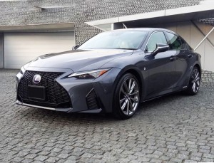 Lexus IS300h