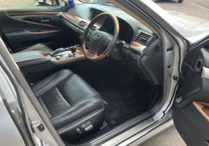 Lexus LS600h