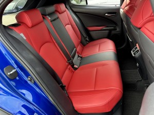 Lexus UX200