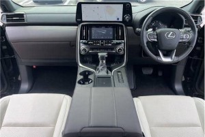 Lexus LX600