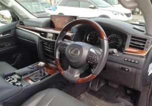 Lexus LX570