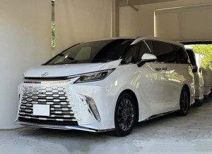 Lexus LM500h