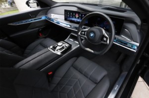 BMW i7