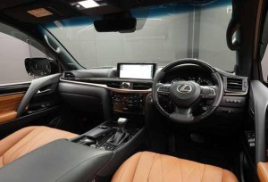 Lexus LX570