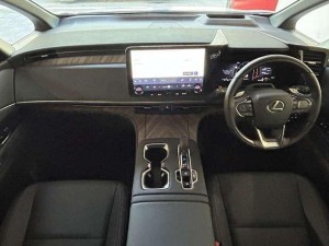 Lexus LM500h