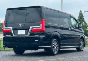 Toyota GranAce