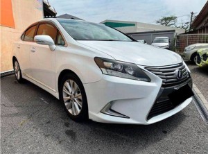 Lexus HS250h