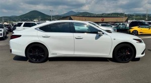Lexus ES300h