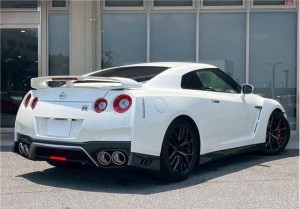 Nissan GT-R
