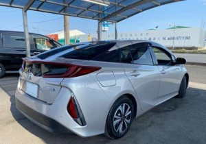 Toyota Prius PHV
