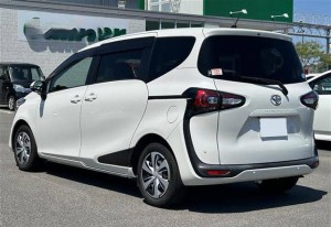 Toyota Sienta