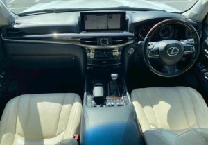 Lexus LX570