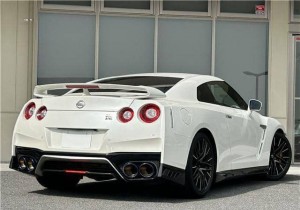 Nissan GT-R