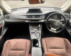 Lexus CT200h