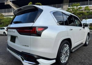 Lexus LX600
