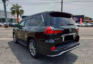 Lexus LX570