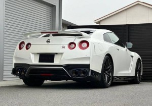 Nissan GT-R
