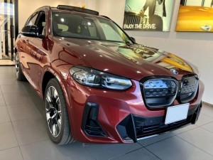 BMW iX3