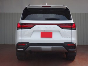 Lexus LX600