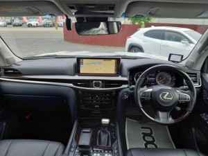 Lexus LX570