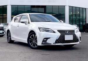 Lexus CT200h