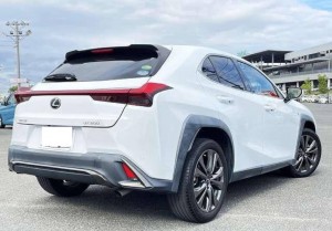 Lexus UX200