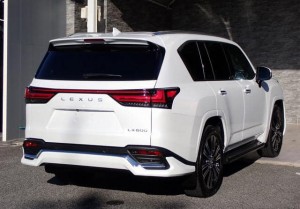 Lexus LX600