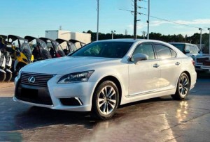 Lexus LS600h