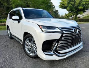 Lexus LX600