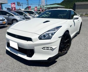 Nissan GT-R