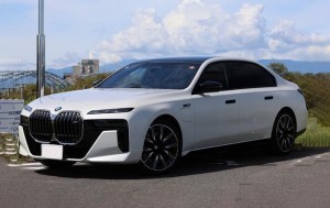 BMW i7