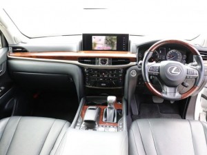 Lexus LX570