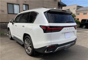 Lexus LX600