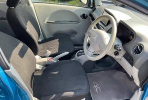 Mitsubishi i
