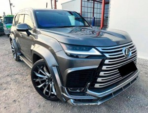Lexus LX600