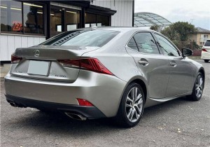 Lexus IS200t
