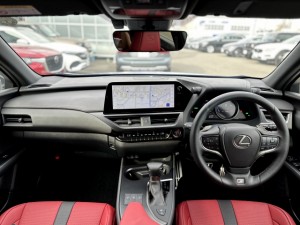 Lexus UX200