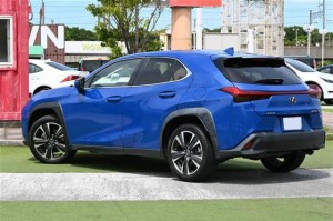 Lexus UX200