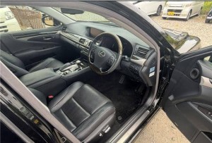 Lexus LS600h