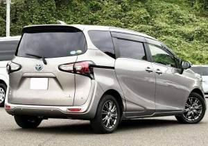 Toyota Sienta