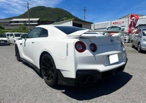 Nissan GT-R