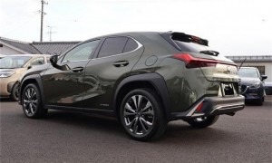 Lexus UX200