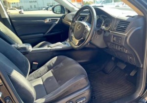 Lexus CT200h