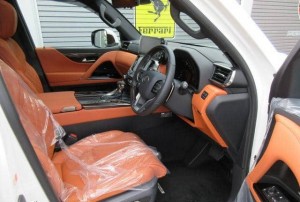 Lexus LX600