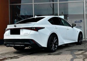 Lexus IS300