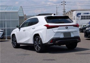 Lexus UX200