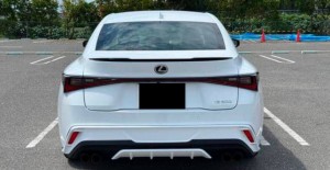 Lexus IS300