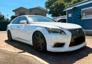 Lexus LS600h