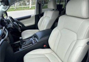 Lexus LX570