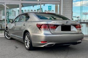 Lexus LS600hL